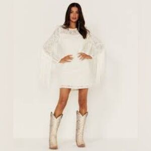 Elegant White Lace Fringe Top